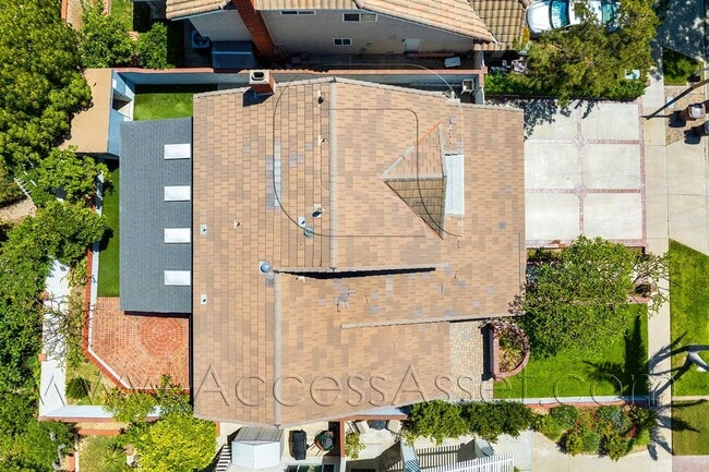 Building Photo - Spacious 4 Bedroom Home with Private Yard & Covered Patio in Anaheim Hills