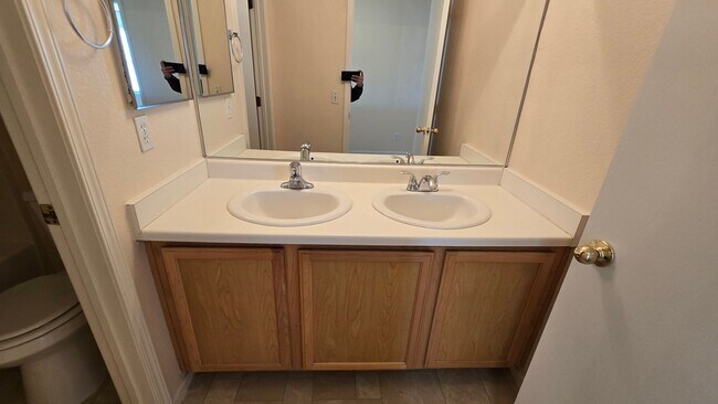 Building Photo - 2 story, 2 car garage, 4 bedroom, All appliances. move in ready home !