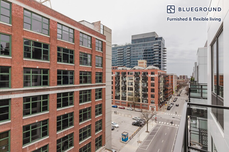 Building Photo - 812 W Adams St