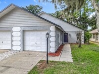 Building Photo - UPDATED 2 Bed, 2 Bath Home with Screened L...