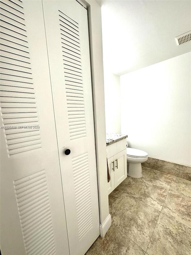 Building Photo - 850 SW 138th Ave