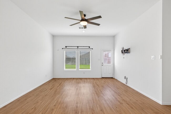 Building Photo - 1519 Twilight Grn Dr