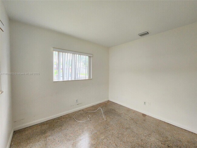 Building Photo - 1564 NW 31st Way