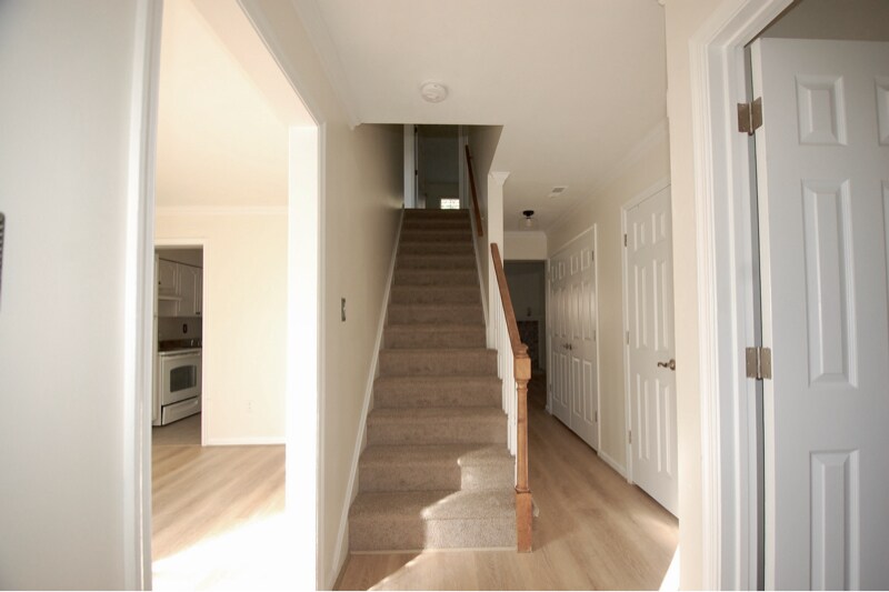 Building Photo - 937 Welch Cir