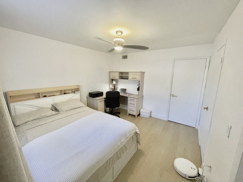 Building Photo - 441 SE 10th St