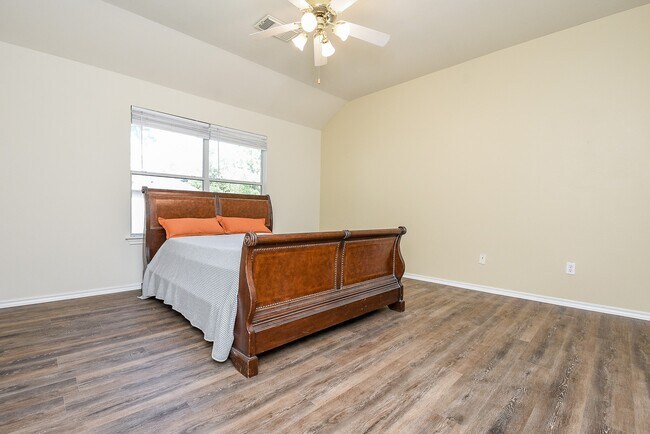 Building Photo - 87 Blue Creek Pl