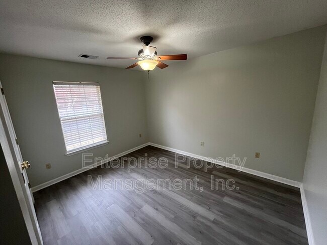 Building Photo - 158 Doris Meadow Cove