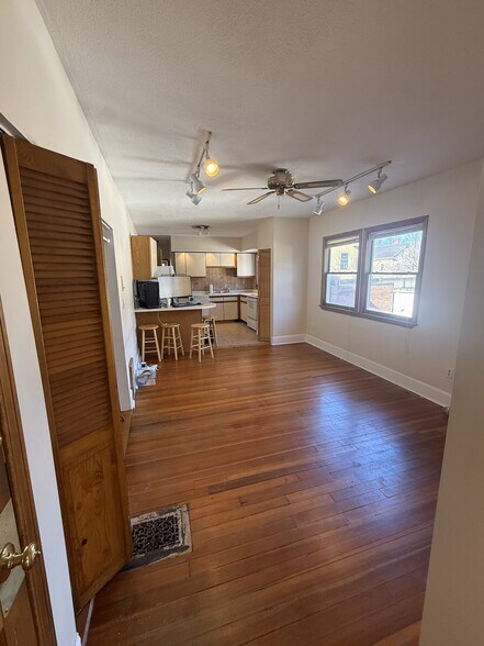 Building Photo - 5 Brewer St