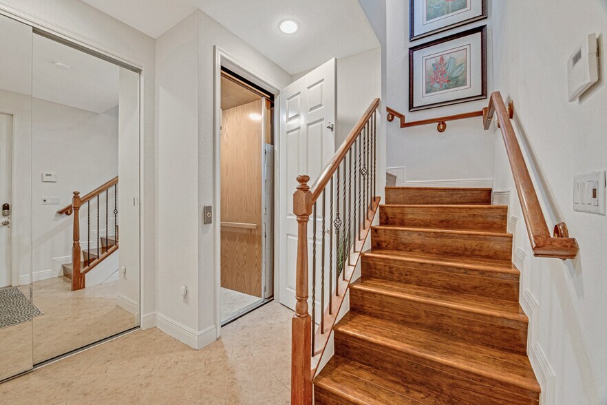 Building Photo - 9773 Bowline Dr