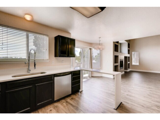 Building Photo - 15576 Olmsted Pl