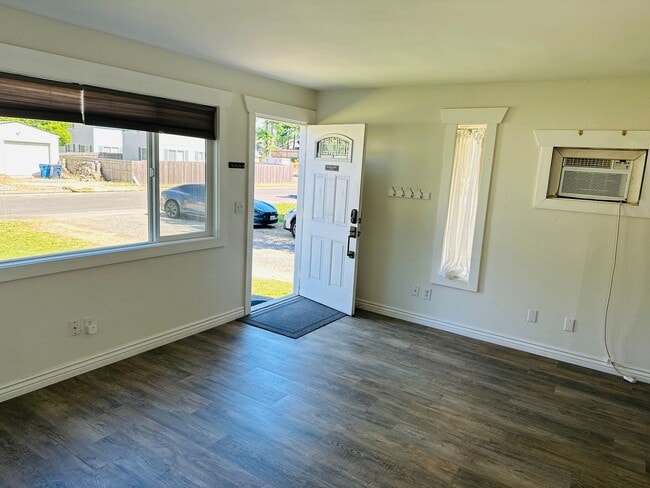 Building Photo - Charming Remodeled Camas Duplex