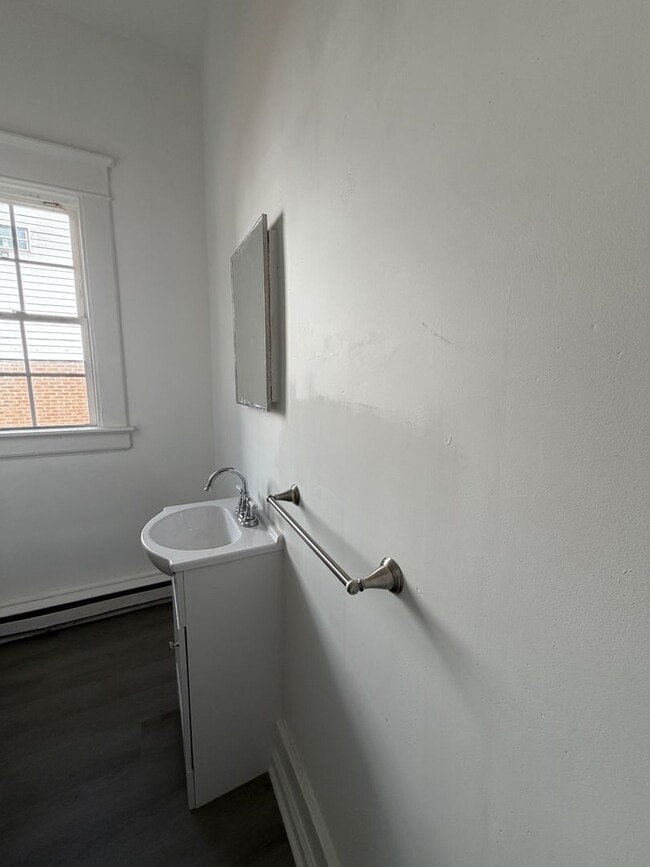 Building Photo - RENTAL HOME 3BD/2BTH