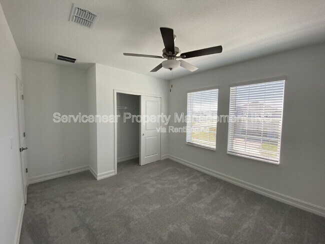 Building Photo - 7113 119th Ct E