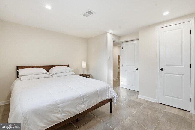 Building Photo - 7024 Lee Park Ct