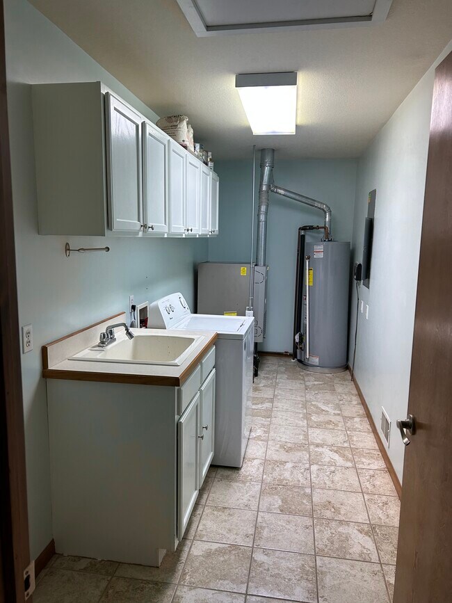 Building Photo - 3516 W Wackerly St