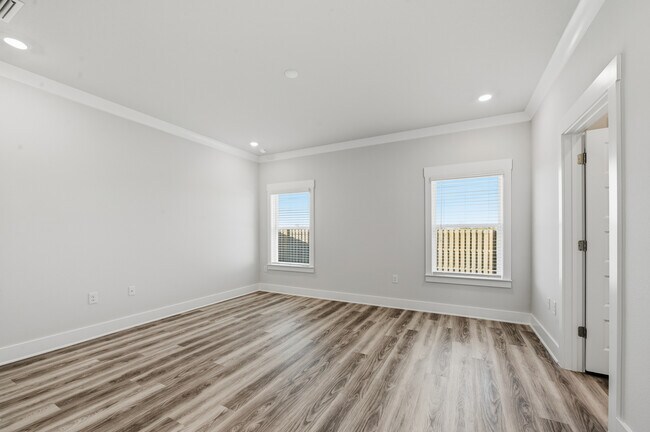 Building Photo - 1085 Hayward Lp