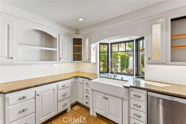 Building Photo - 38 Ashwood
