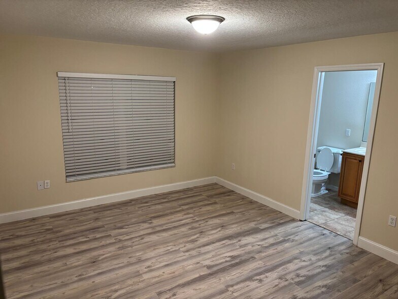 Building Photo - 2504 Aventurine St