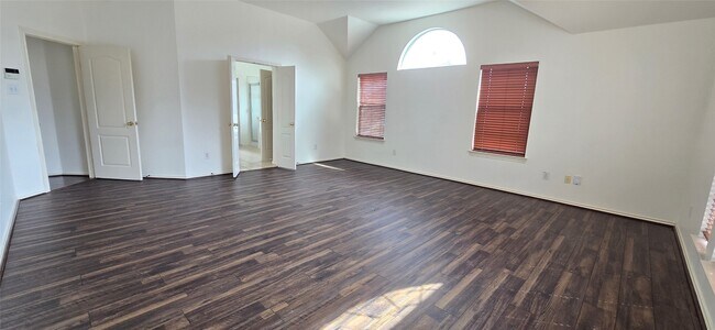 Building Photo - 21038 Narrow Gate Dr