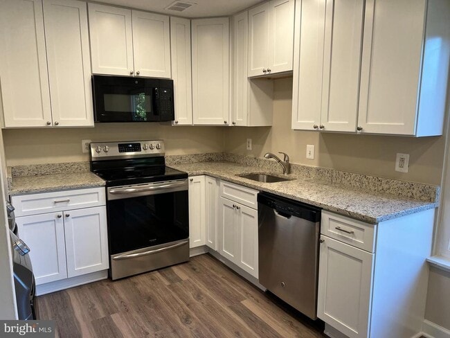 Building Photo - 1635 Westwind Way