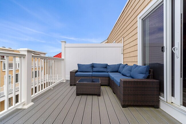 Building Photo - 128 Ashworth Ave