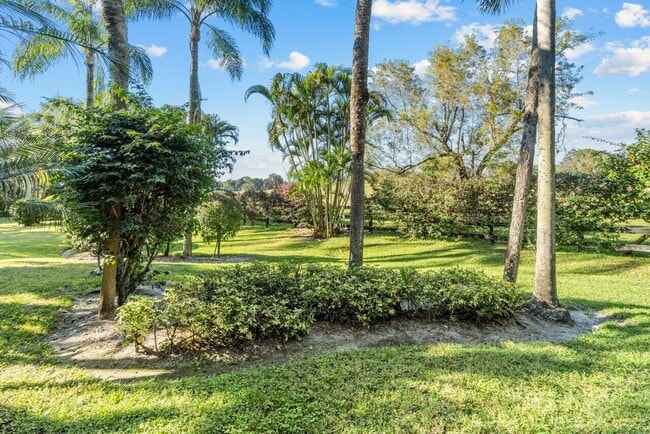 Building Photo - 11223 Pond View Dr