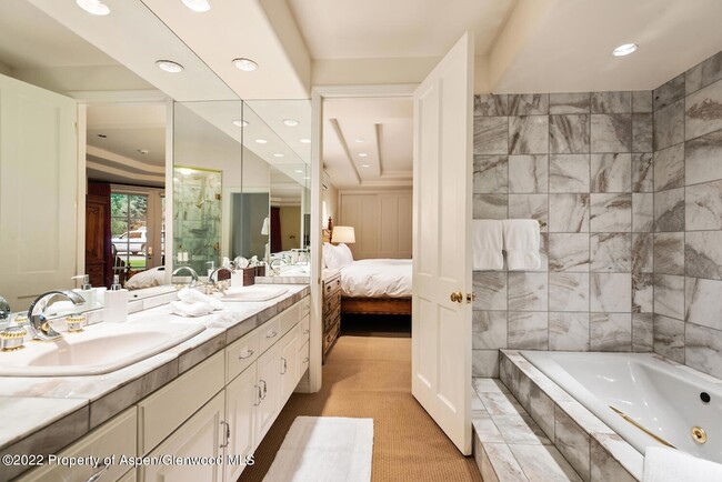 Building Photo - 504 N 8th St