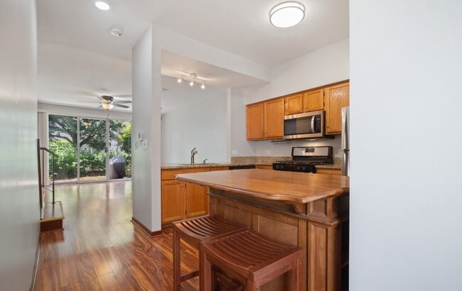 Building Photo - 295 Hunterdon Ct