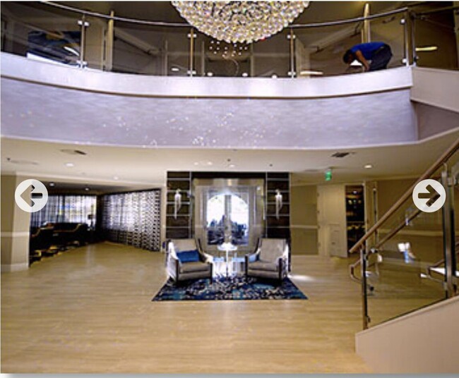 Building Photo - 5475 Verona Dr