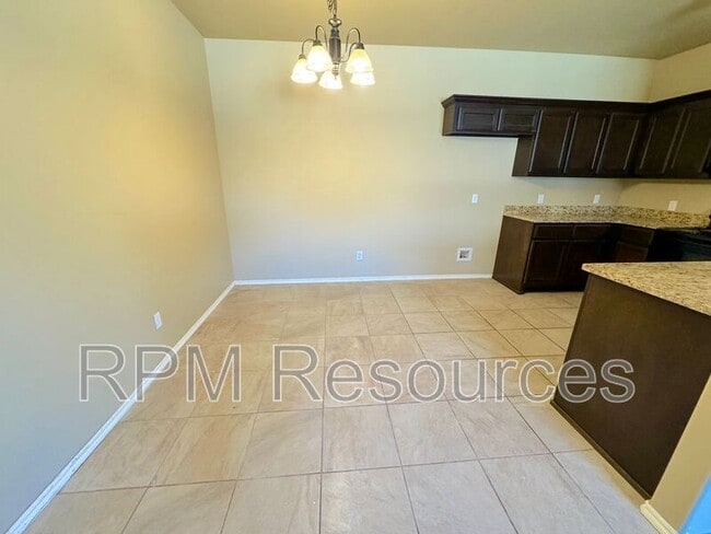 Building Photo - 127 Bison Ct Way