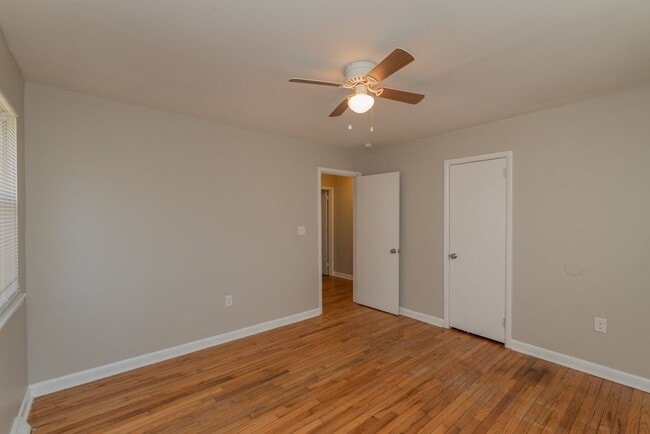Building Photo - $1,300 - 3 bed/2 bath house for rent in Fl...