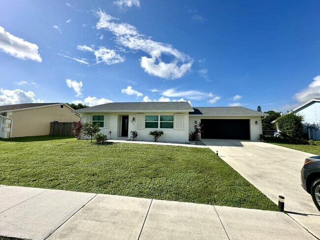 Building Photo - 121 Eider Ct