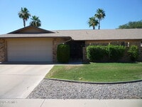 Building Photo - 12618 W Parkwood Dr