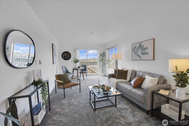 Building Photo - 1909 10th Ave W