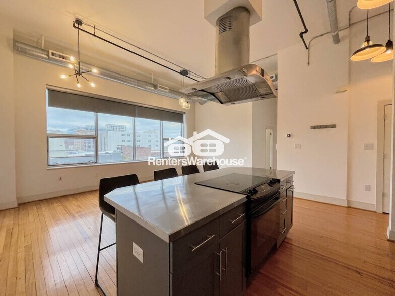 Building Photo - 500 Granby St