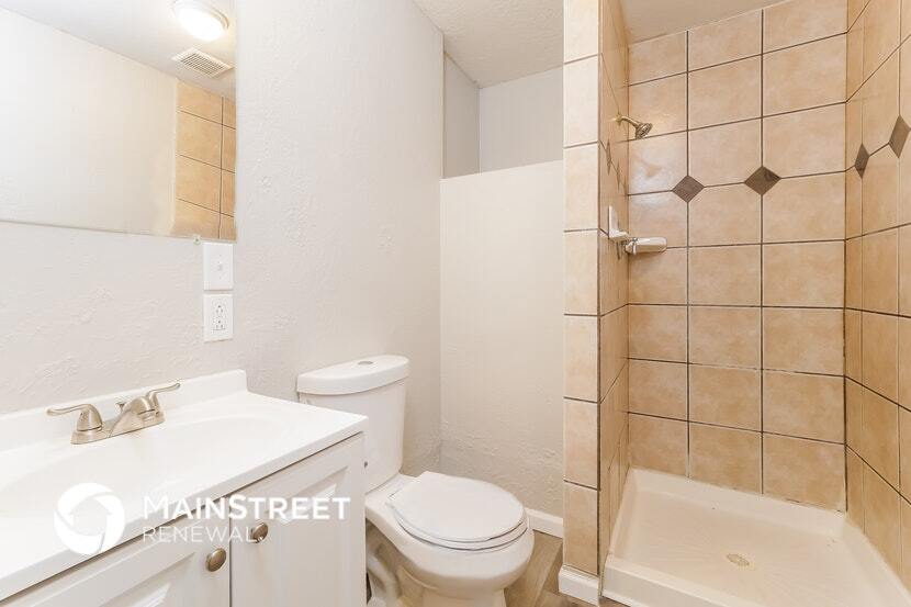 Building Photo - 208 E 165th St