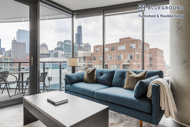 Building Photo - 730 W Couch Pl
