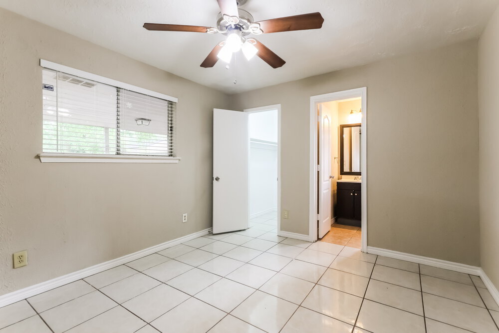 Building Photo - 2007 Deerhurst Ln