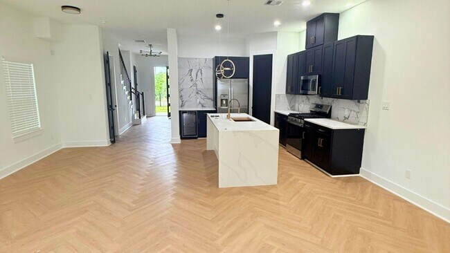 Building Photo - 4117 Shelby Cir