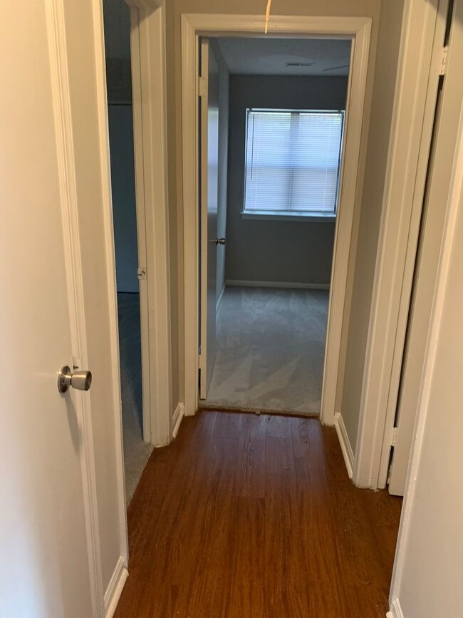 Building Photo - 4948