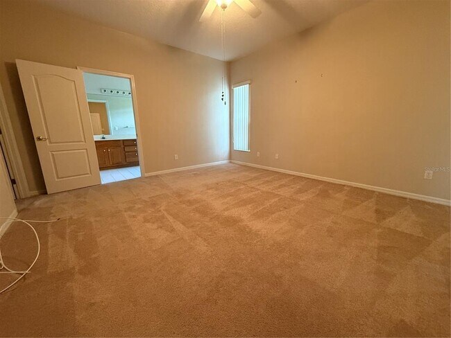 Building Photo - 4350 Hammersmith Dr