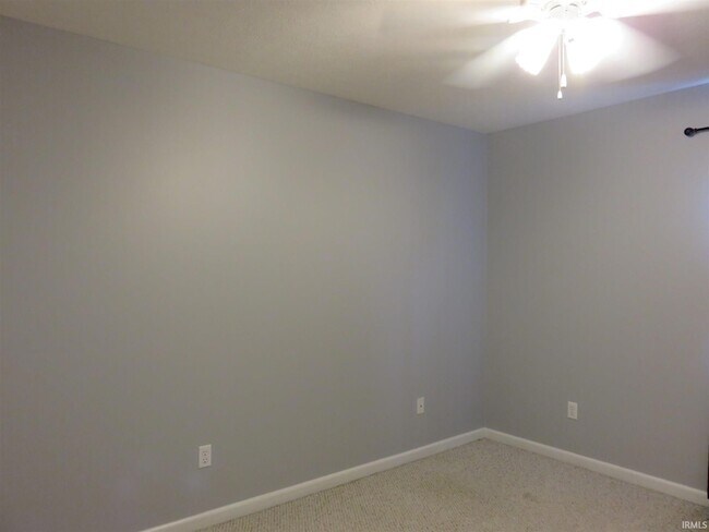 Building Photo - 3432 S Oaklawn Cir