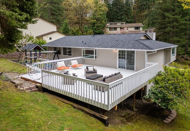 Building Photo - 5235 Highland Dr