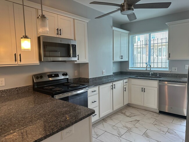 Building Photo - Stylish, Renovated Home Near Downtown Balt...