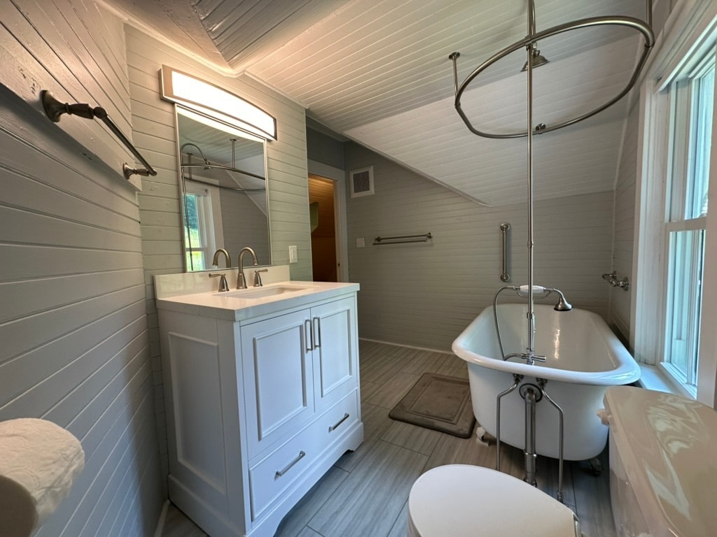 Second Full Bath - Access from Center Room - 102 Ways Ln