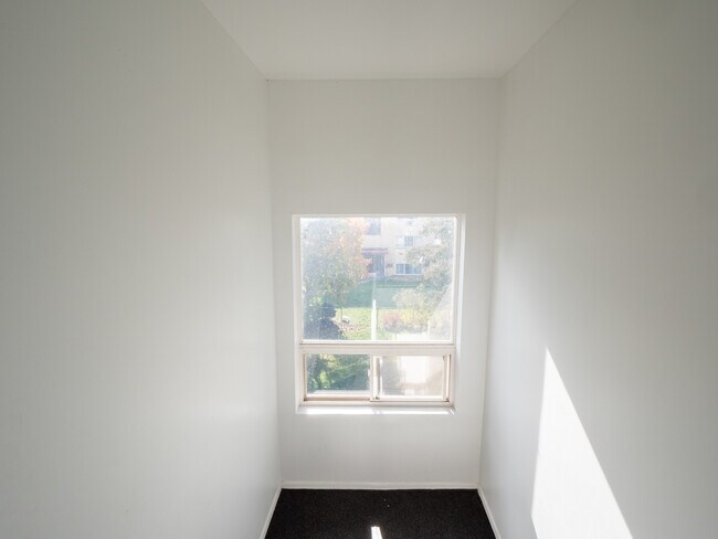 Building Photo - 9662 Golf Terrace