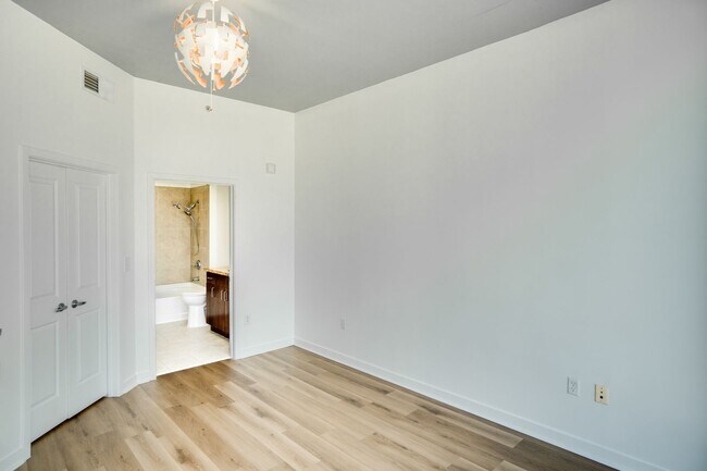 Building Photo - 155 S Court Ave