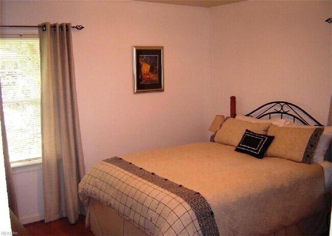 Building Photo - 4632 Curtiss Dr