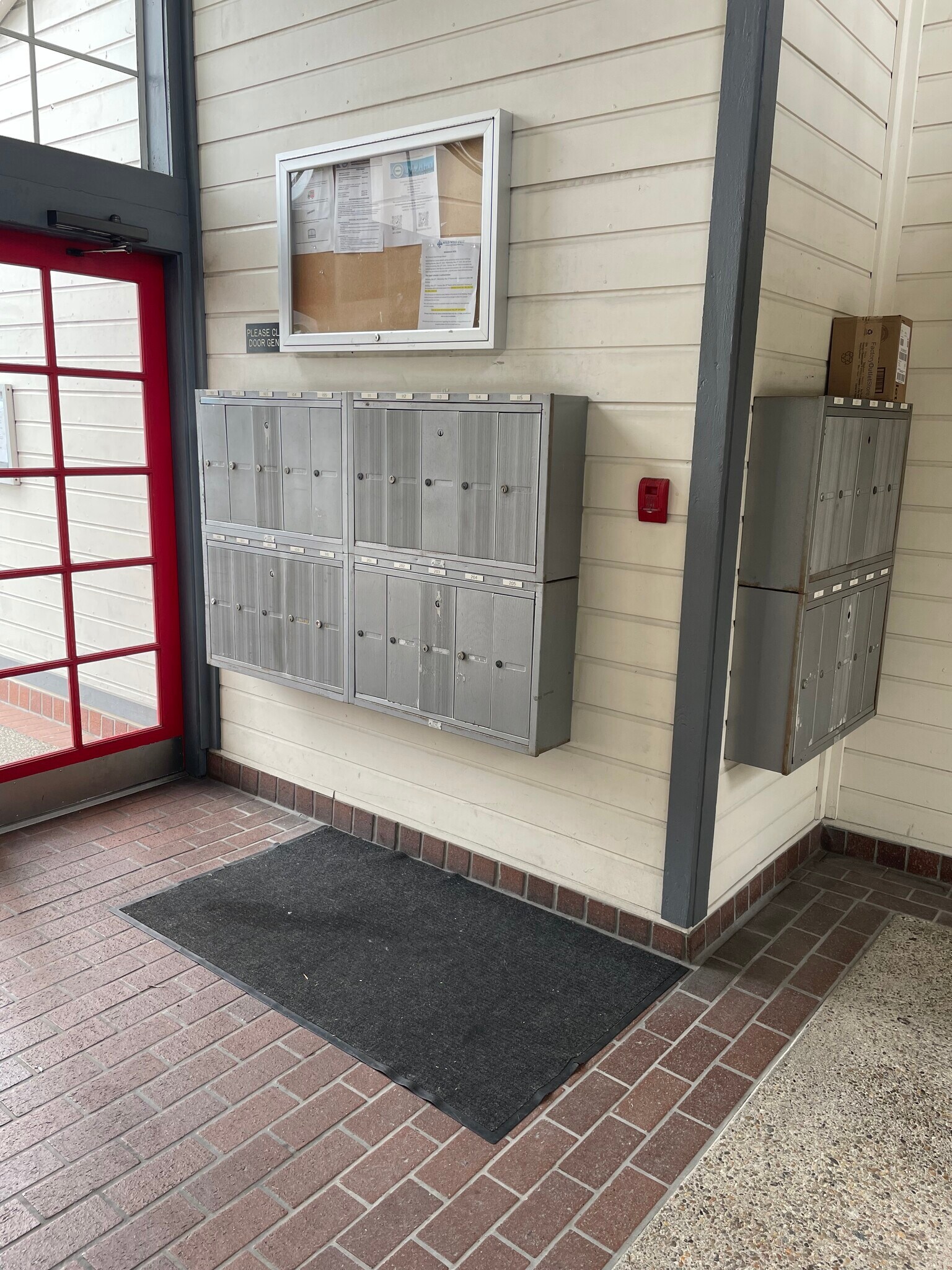Mail boxes - 3950 Cleveland Ave