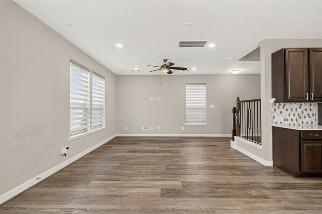 Building Photo - 10214 Pinewood Fox Dr